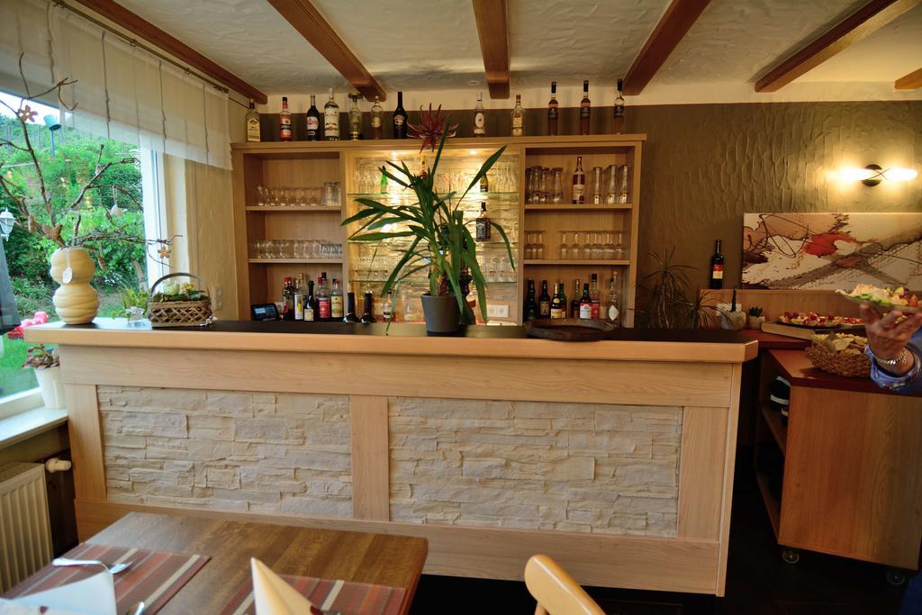 Hotel-Restaurant-Weingut Kapellenhof Klotten Bagian luar foto