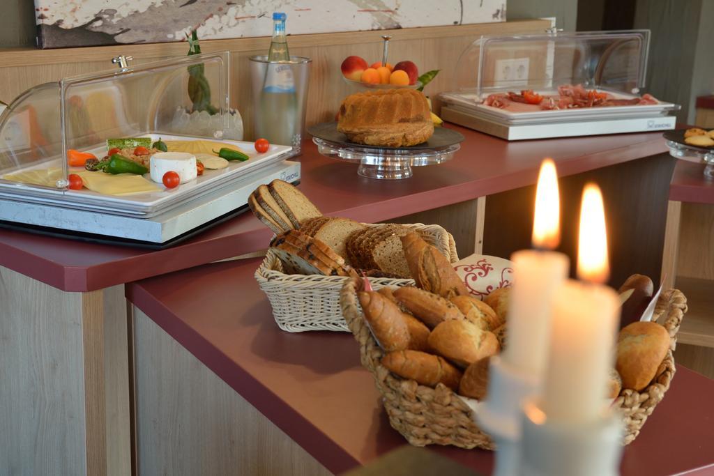 Hotel-Restaurant-Weingut Kapellenhof Klotten Bagian luar foto